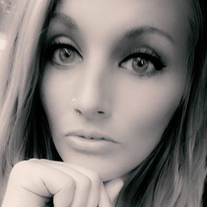 Meet your Posher, Corina